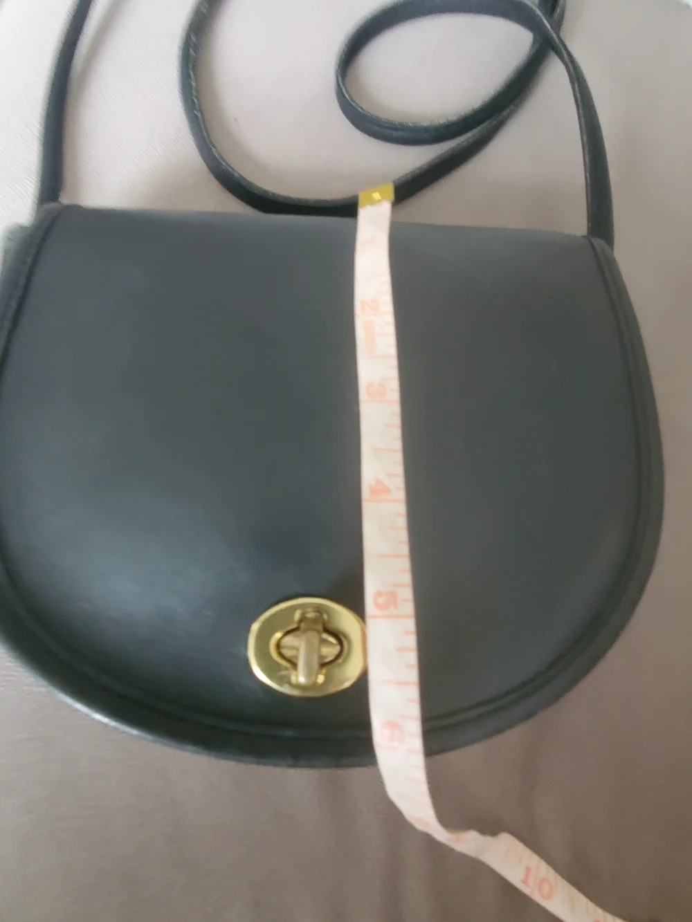 U.S A.Rare Genuine Black Leather Crossbody Saddle Bag with Gold Turn-Lock WOMEN - Picture 4 of 9